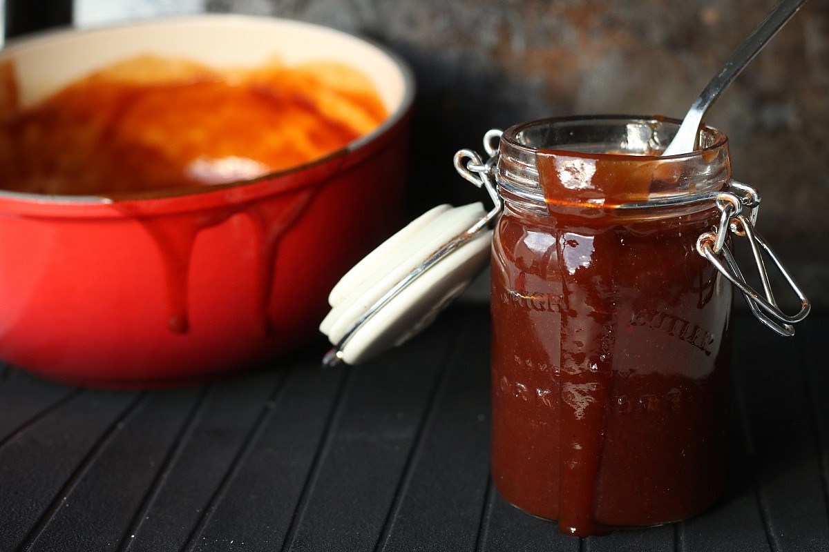 Blessed Bastard BBQ Saus – Gezegende saus met pit!