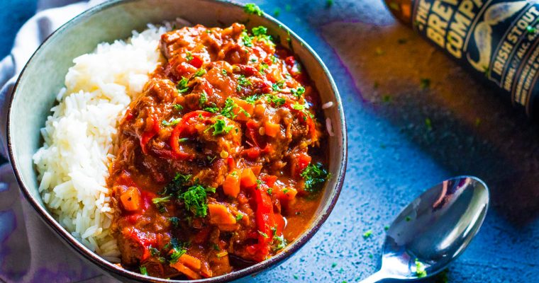 Hongaarse Goulash uit de Dutch Oven
