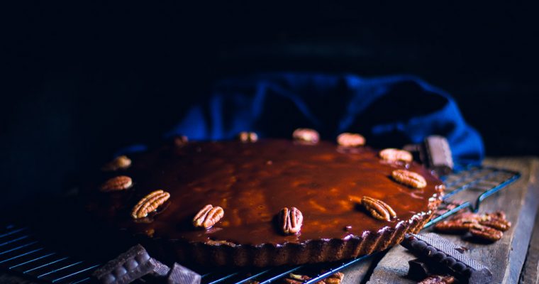 Gerookte chocoladetaart met guinness en pecannoten