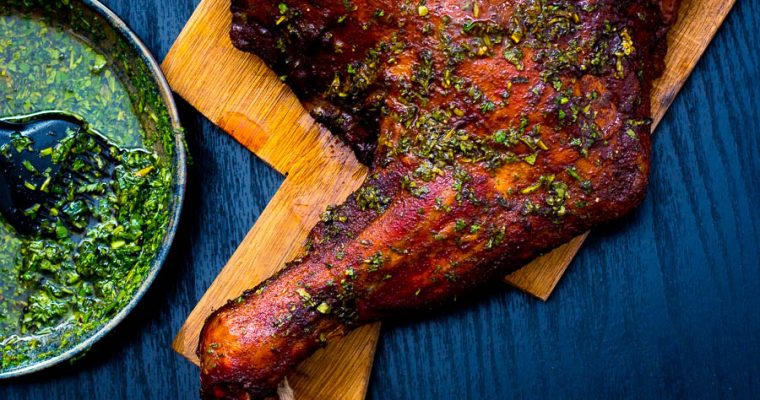 Gerookte lamsbout met Merguez rub